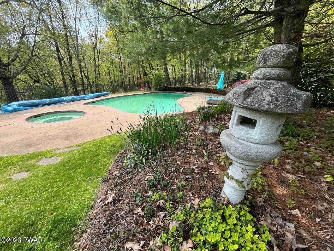 15. Single Family Homes for Sale at 297 Myck Road Dingmans Ferry, Pennsylvania 18328 United States