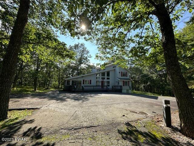 39. Single Family Homes for Sale at 804 Clydesdale Court Lords Valley, Pennsylvania 18428 United States