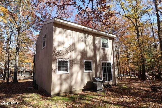 3. Single Family Homes for Sale at 232 Powderhorn Drive Lackawaxen, Pennsylvania 18435 United States