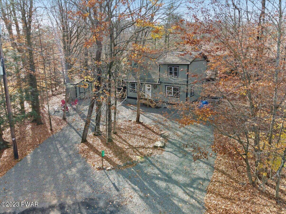 33. Single Family Homes for Sale at 1028 Arrowhead Court Lake Ariel, Pennsylvania 18436 United States